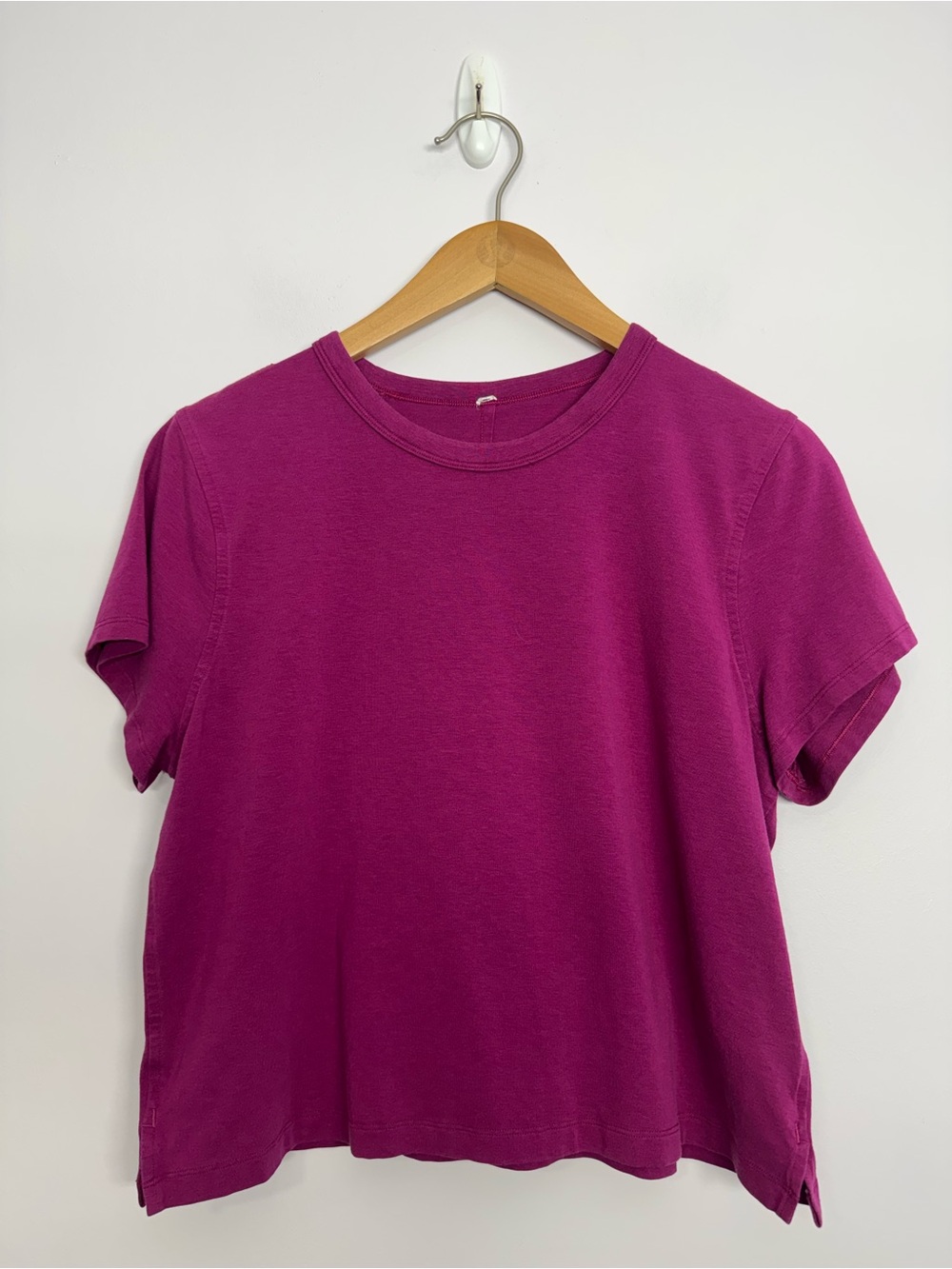 156: Lululemon Classic-Fit Cotton-Blend T-Shirt Magenta Purple Size 10? 21.5”